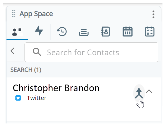 Der Cursor geht über das Zusammenführen-Symbol neben einem Kundenkarte für Christopher Brandon, Twitter.