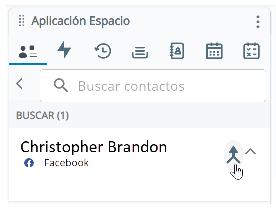 El cursor se desplaza sobre el icono de Fusionar junto a tarjeta de cliente para Christopher Brandon, Twitter.