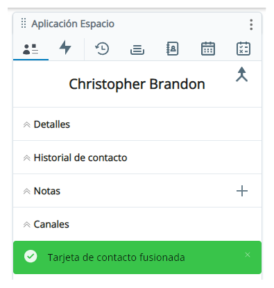 Aparece un cuadro verde en la parte inferior del tarjeta de cliente que dice: Tarjeta de contacto fusionada.