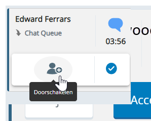 Een inbound chat. De cursor beweegt over het pictogram Doorschakelen: een persoon met een plus-teken.